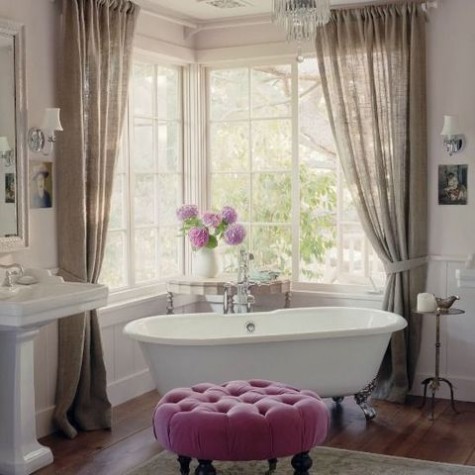 feminine_bathroom_48