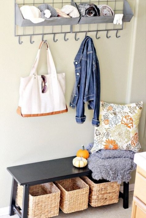 small_mudroom_24