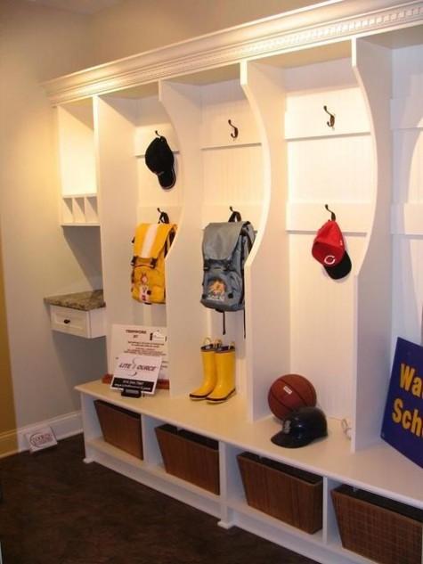 small_mudroom_33