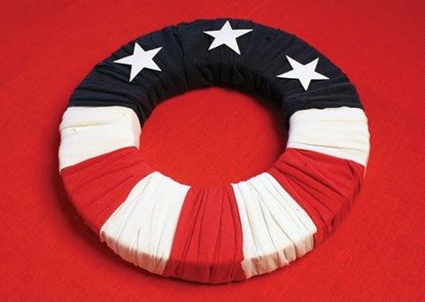 24 Awesome Patriotic Wreaths For The 4th July
