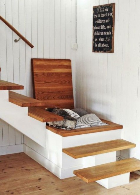 under_the_stairs_09