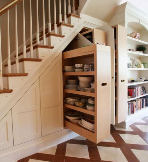 under_the_stairs_11