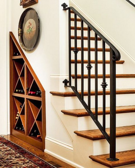 under_the_stairs_19