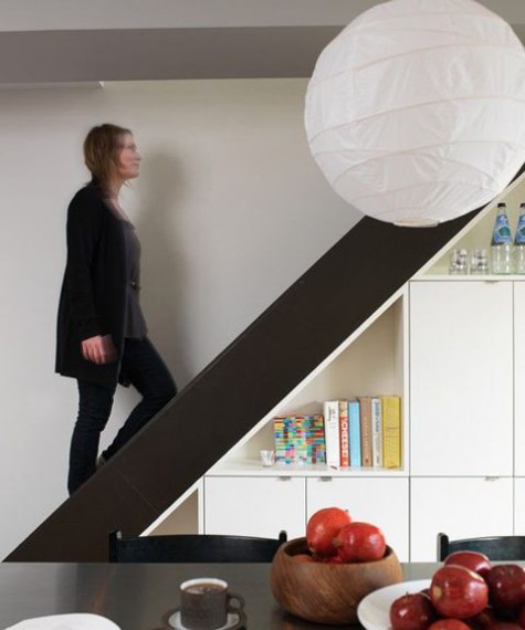 under_the_stairs_28