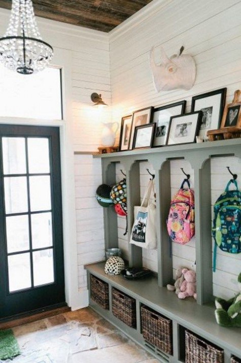 entryway_organization_04