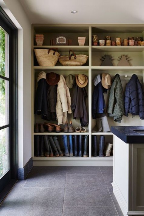 entryway_organization_25