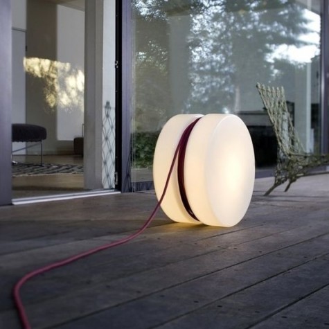 Yoyo floor lamp for outdoors